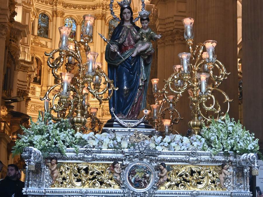 CELEBRACIÓN DE LA INMACULADA Y 75 ANIVERSARIO. MARÍA AUXILIADORA EN LA CATEDRAL DE GRANADA