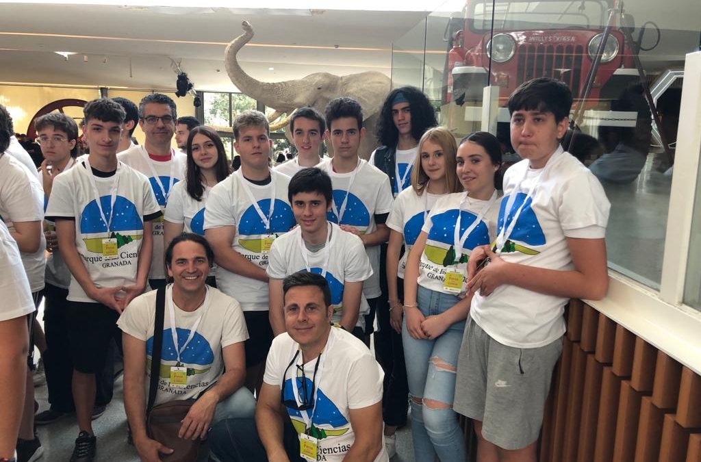 Nuestro alumnado de 4ºESO lanza un cohete en la Feria de la Ciencia